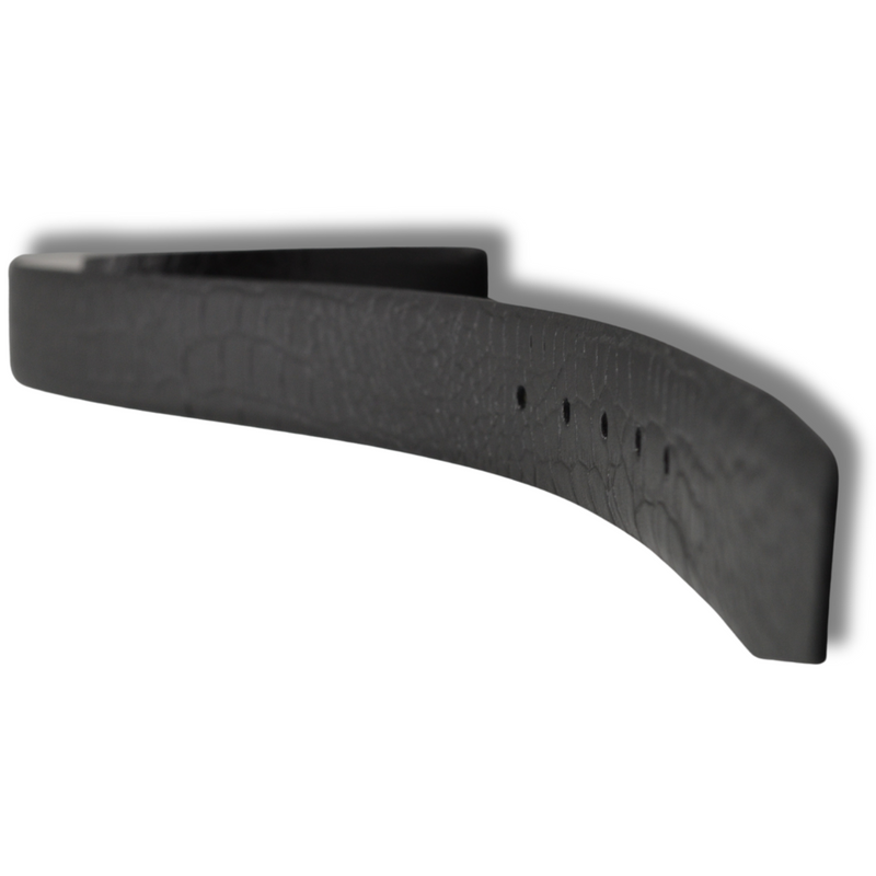 Versatile Lonsdale belt in embossed leather, suitable for formal and casual wear.